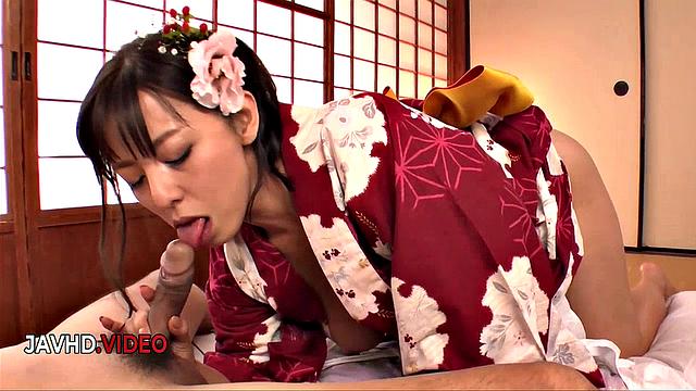 Fingering her cunt, Ryoko Murakami Gives a wild Blowjob to MILF