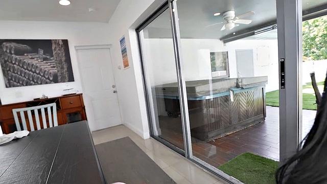 Cockhungry Asian maid gives blowjob to boss for cash