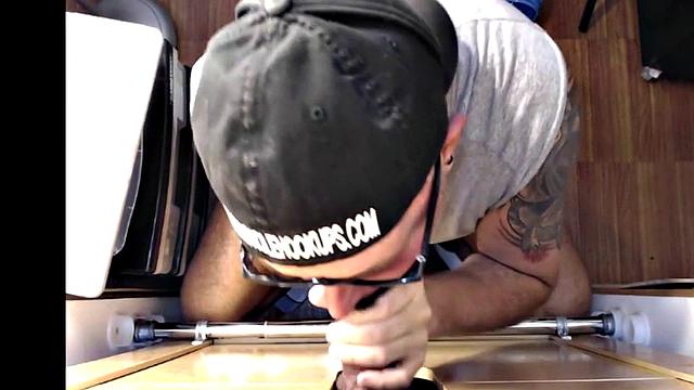 Gloryhole mature gay sucks cock in closeup