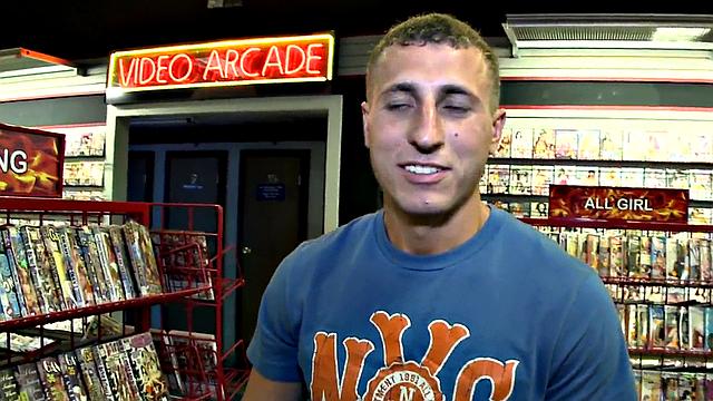 Real gloryhole straight guy fooled by bait