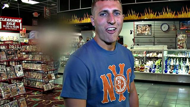 Real gloryhole straight guy fooled by bait