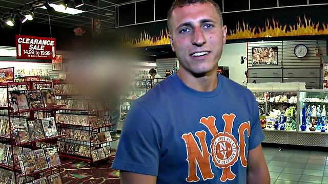 Real gloryhole straight guy fooled by bait