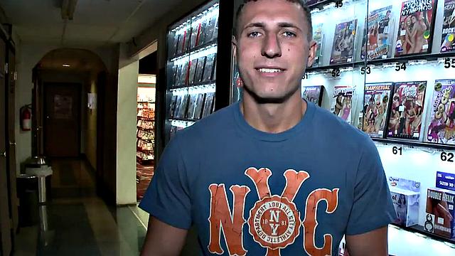 Real gloryhole straight guy fooled by bait