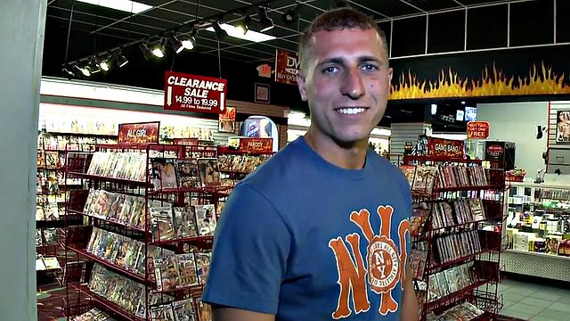 Real gloryhole straight guy fooled by bait