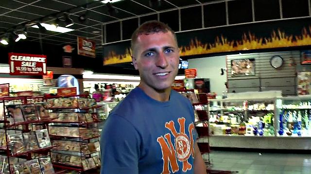 Real gloryhole straight guy fooled by bait