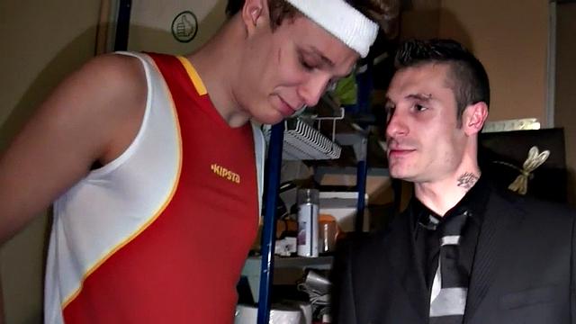 Amateur gay boxer with gloves fucks after cocksucking