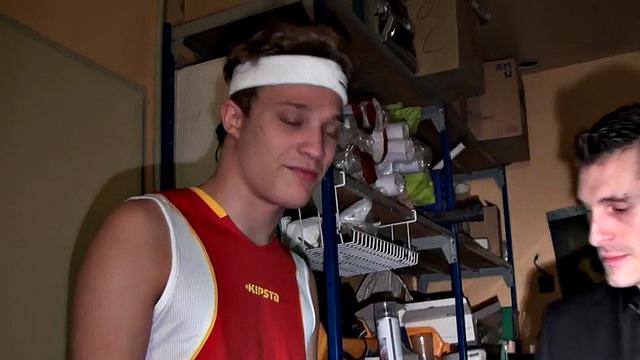 Amateur gay boxer with gloves fucks after cocksucking