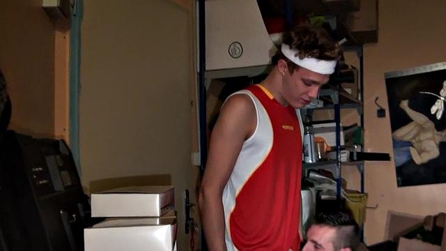 Amateur gay boxer with gloves fucks after cocksucking