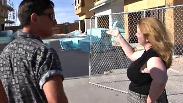 Pretty Nichole Gives an Oral