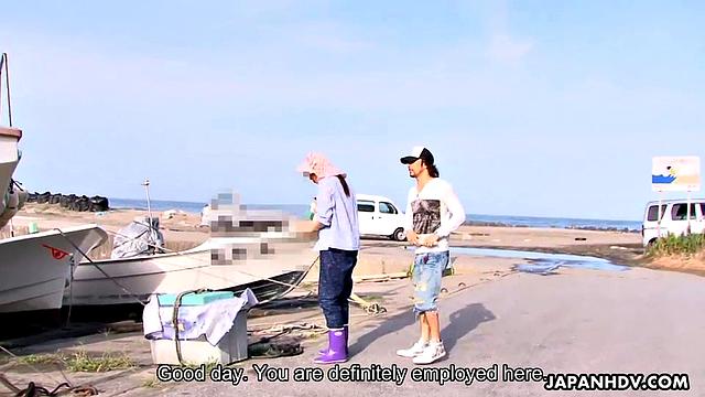 азиатская milf сдается страсти после горячего массажа