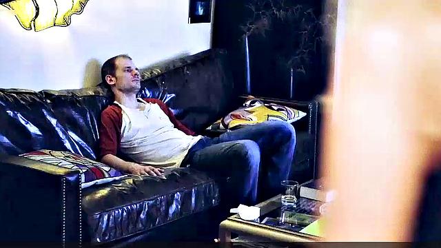 Наташа Анисимова жёстко сосёт как настоящая звезда