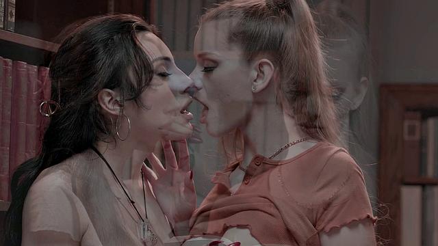 транс Ариэль Демур жестко трахает аппетитную PAWG Эрин Эверхарт прямо в библиотеке