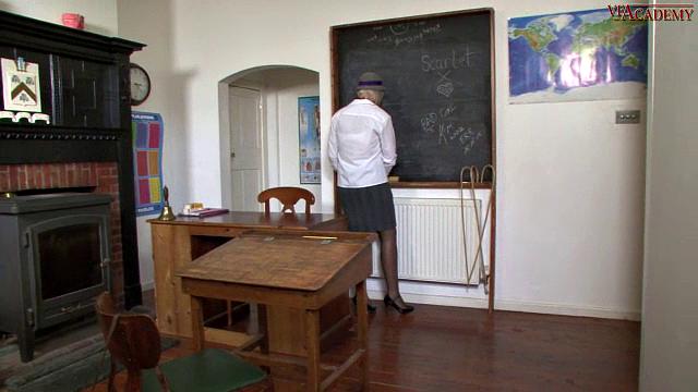 Scarlet Lovatt - Giving you a good view!