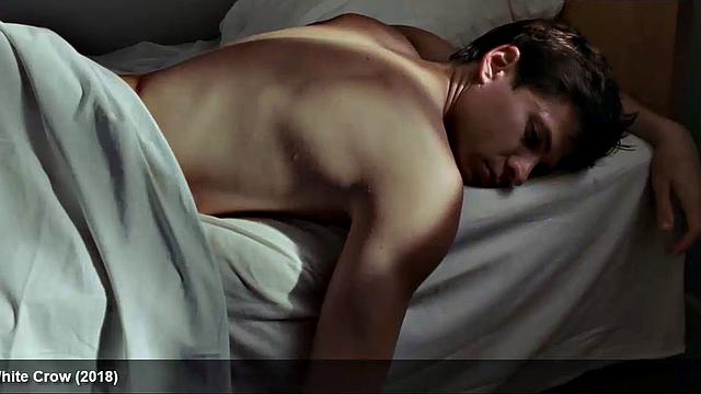 Louis Hofmann Reveals His Cock at Last