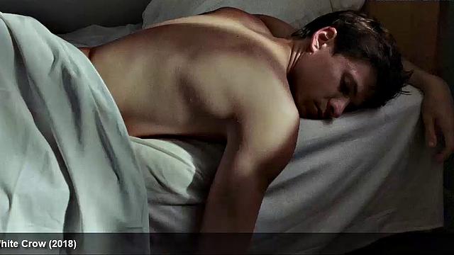 Louis Hofmann Reveals His Cock at Last