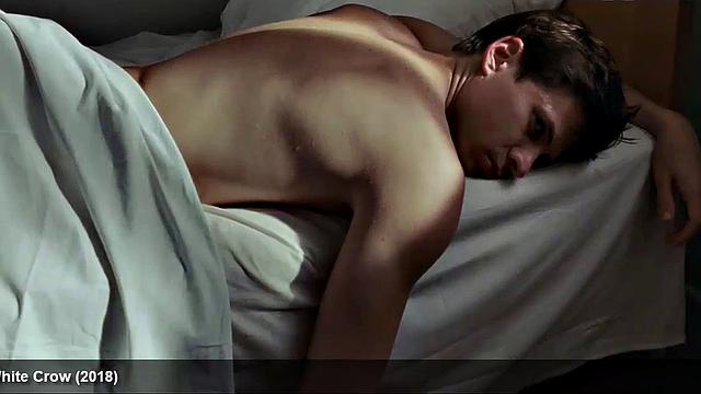 Louis Hofmann Reveals His Cock at Last