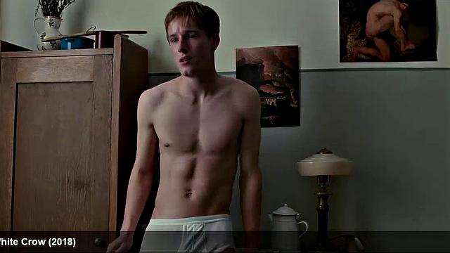 Louis Hofmann Reveals His Cock at Last