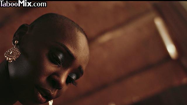 Beauty ebony facesitting on her GF