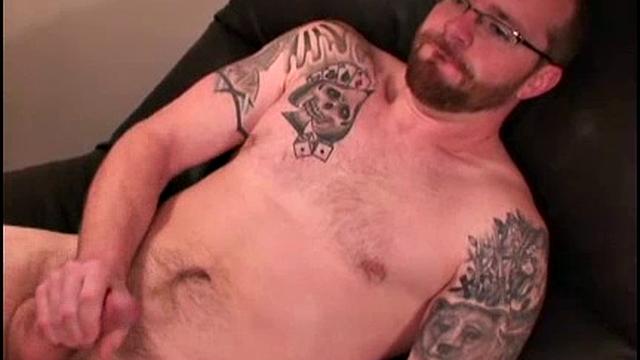 At 31 years old, 5' 11", and 180 pounds, this hunky construction worker is built to please. Masculine but humble and down to earth, Alan makes his living doing masonry work, but would like to get into straight porn.