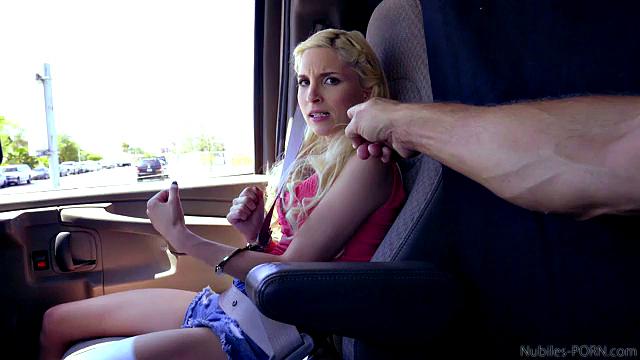 Bounty Hunters - Piper Perri - S1:E3