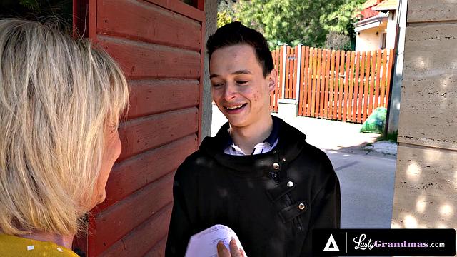 LUSTY GRANDMAS - Amy Invites Horny Neighbor As Things Get Steamy Fast