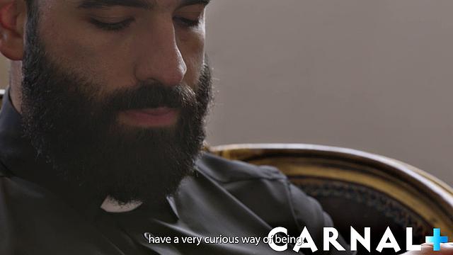 поп попробовал латинский хер и понял, что молитвы тут не помогут