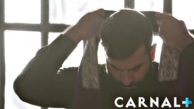 поп попробовал латинский хер и понял, что молитвы тут не помогут