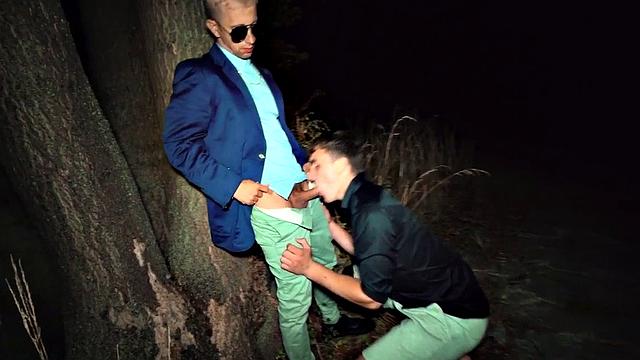 Masked sub throatfucked by maledom