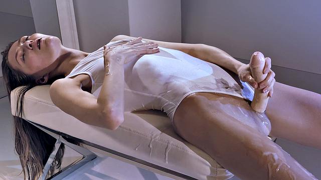 Ballerina Mia Receives Cock Really Cums