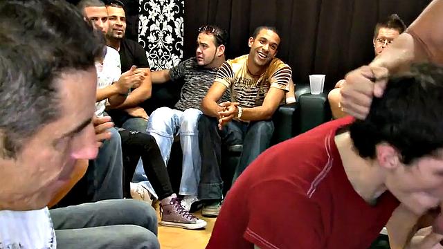 Real stripper gets sucked at BJ party by lucky guests