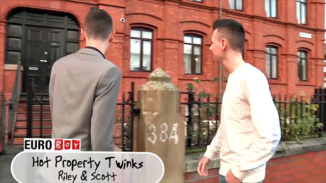 Мастурбация превращается в жаркое трио - Скотт и Райли