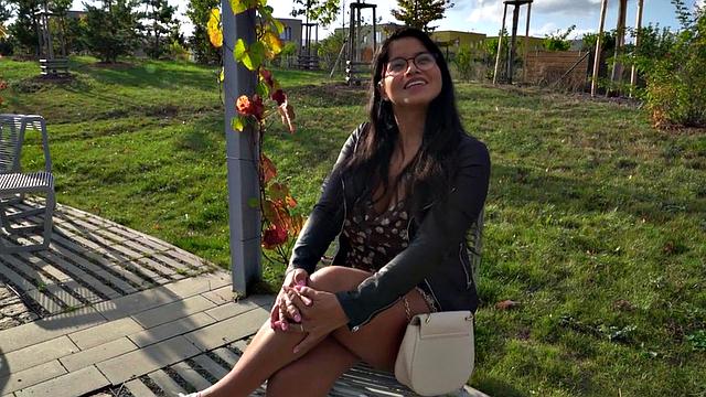 Picked up IR busty babe fucked by BBC guy for money