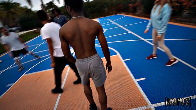 жаркая блондинка заводит и получает мощный трах