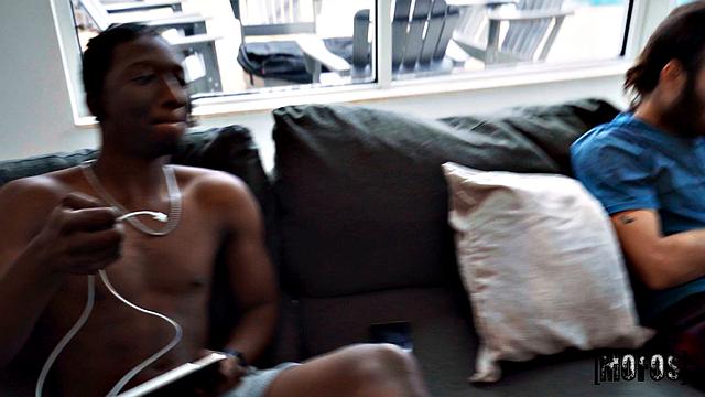 жаркая блондинка заводит и получает мощный трах