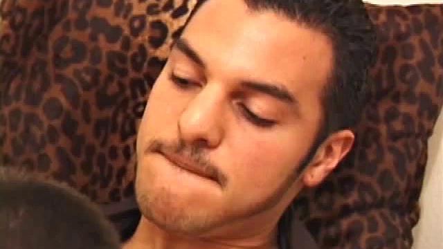 смотри, как шон сосет член адриану и получает жесткий трах