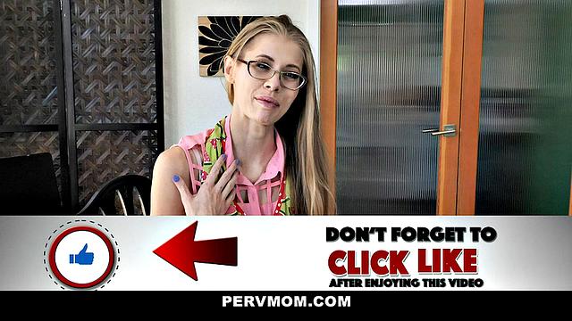 Cumming in Stepmom's Panties