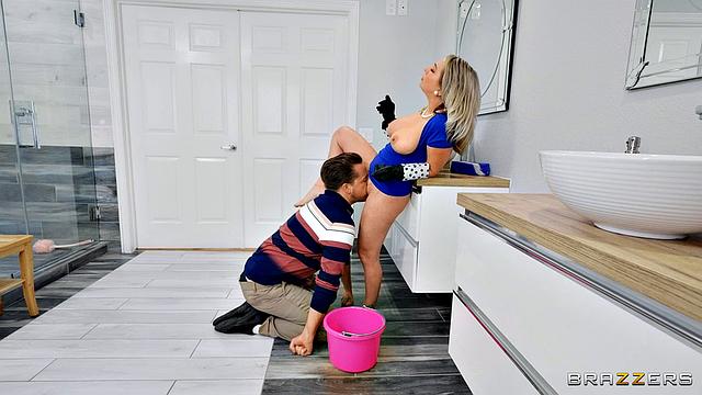 Threesome with Squirting Stepmom