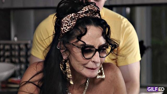 Thanksgiving GILFing