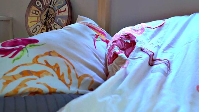 Hostel roommates passionately ride and suck in 3some