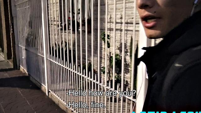 деньги решают: жадный до бабок сосет и скачет на толстом члене