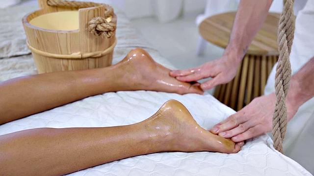 21yo dirty bae fucked by hard dick after massaging