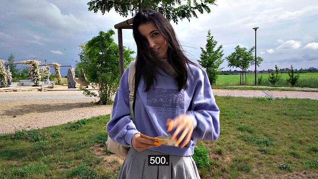 Public 21yo babe in upskirt picked up and fucked outdoors