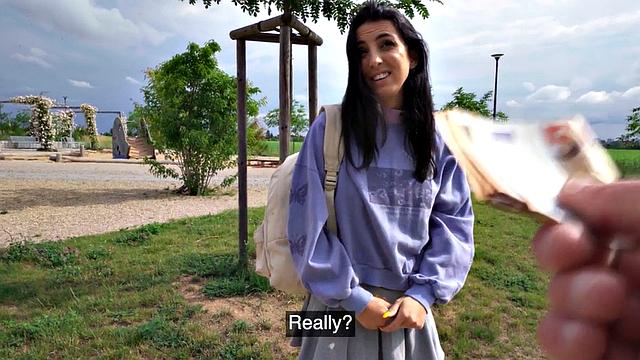 Public 21yo babe in upskirt picked up and fucked outdoors