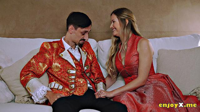 Untamed passion always. Blonde stunner with ideally shaved twat loves to blow - Full HD!