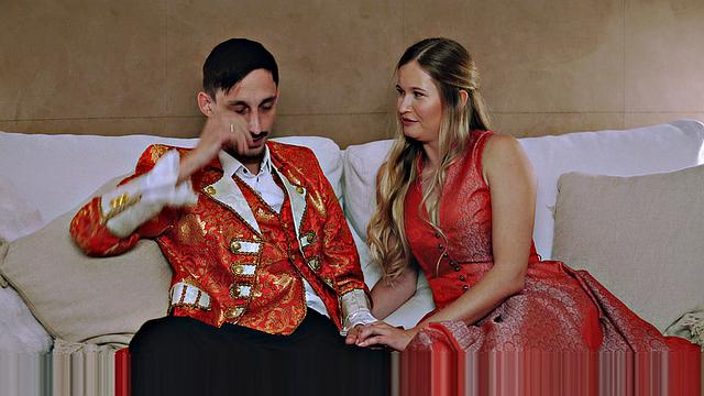 Untamed passion always. Blonde stunner with ideally shaved twat loves to blow - Full HD!