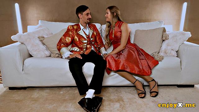 Untamed passion always. Blonde stunner with ideally shaved twat loves to blow - Full HD!