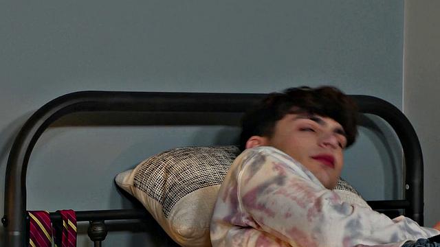 Злой сосед попал в ловушку к хитрым твинкам