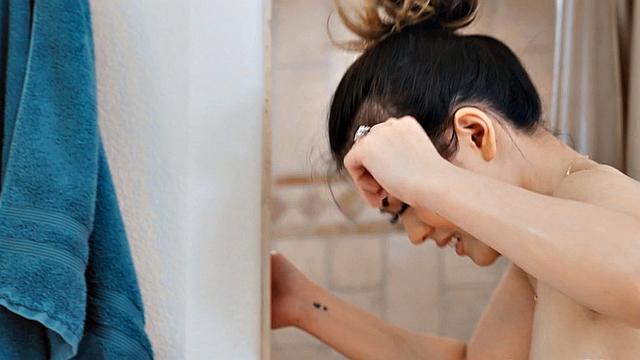 Hairy asian squirting during roast