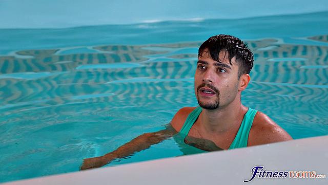 Curvy babe gets a poolside pounding