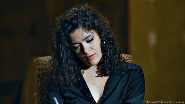 The Sex Therapist 6 - Scene 1 - Keep Close